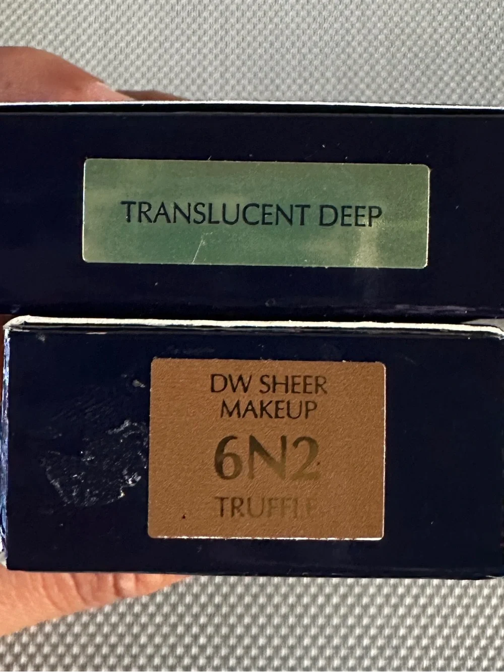Estee Lauder Double Wear Sheer Foundation & Powder Compact.